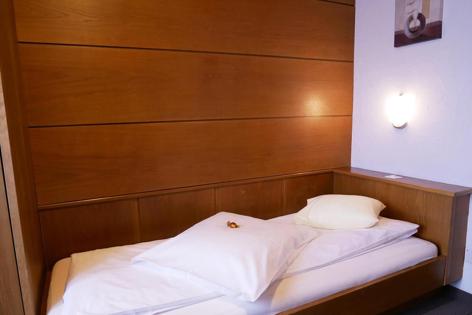 Hotel Garni Bergsonne Samnaun Room photo